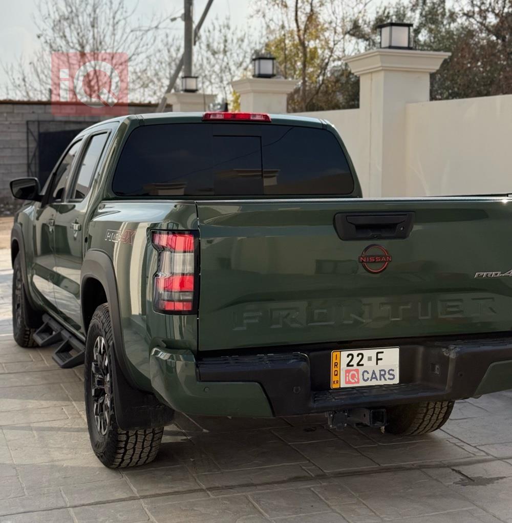 نيسان فرونتر